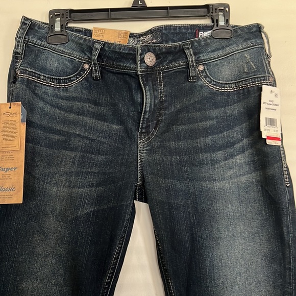 SUKI NWT FIT CURVED JEANS - Picture 4 of 11